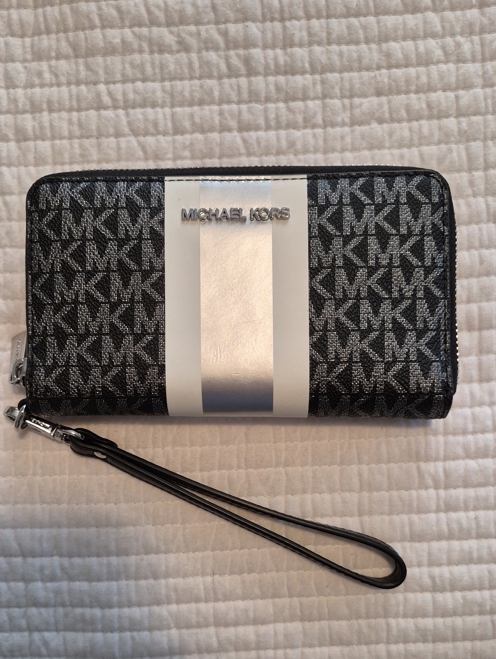 Michael Kors Black and Silver MK Signature Zip Wristlet Wallet New  Never Used
